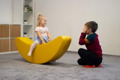 Mīkstais rotaļu šūpuļkrēsls “Banāns”, dzeltens